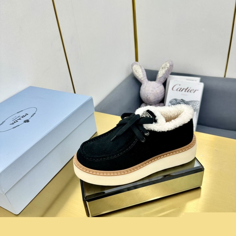 Pra*a casual shoes